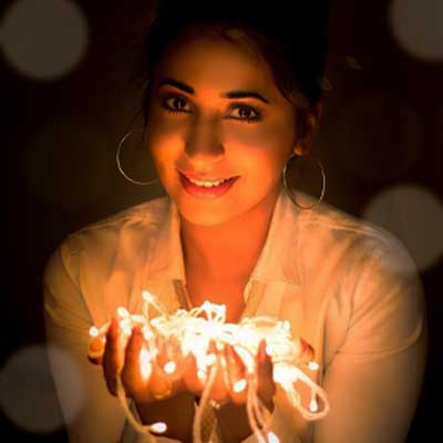 diwali photography poses light pose 
