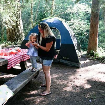mom and daughter phootoshoot ideas camping 