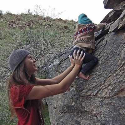mom and daughter phootoshoot ideas climbing a mountain 