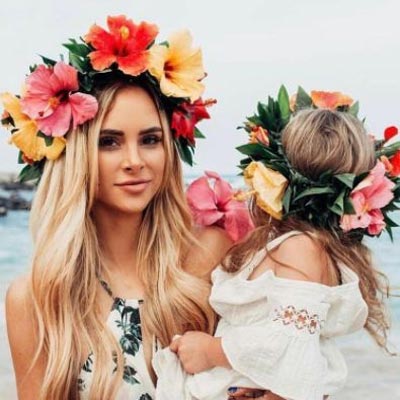 classy mom and daughter photoshoot ideas similar floral 